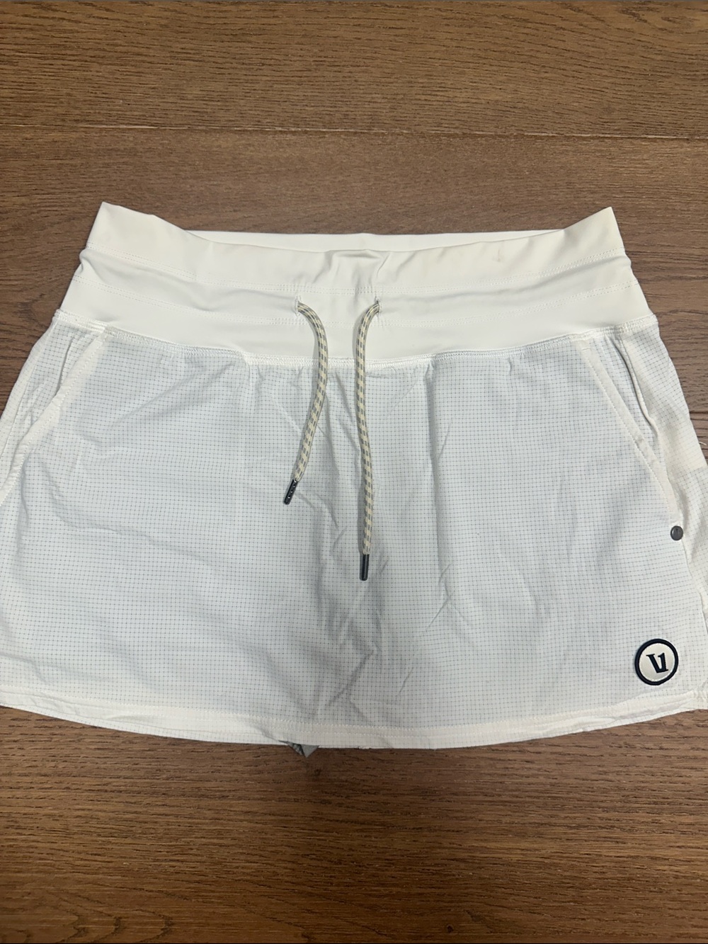 Vuori White Women's Active Skort with Drawstring